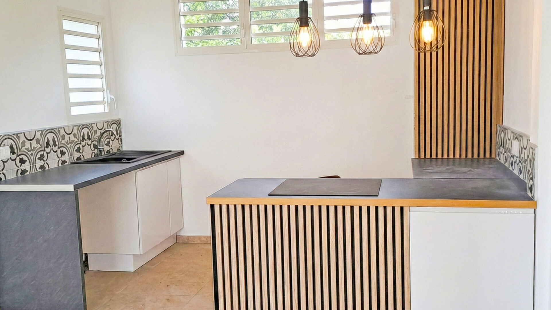 Maison LE LAMENTIN (97232) 7 pi&egrave;ces 250.00 m&sup2;