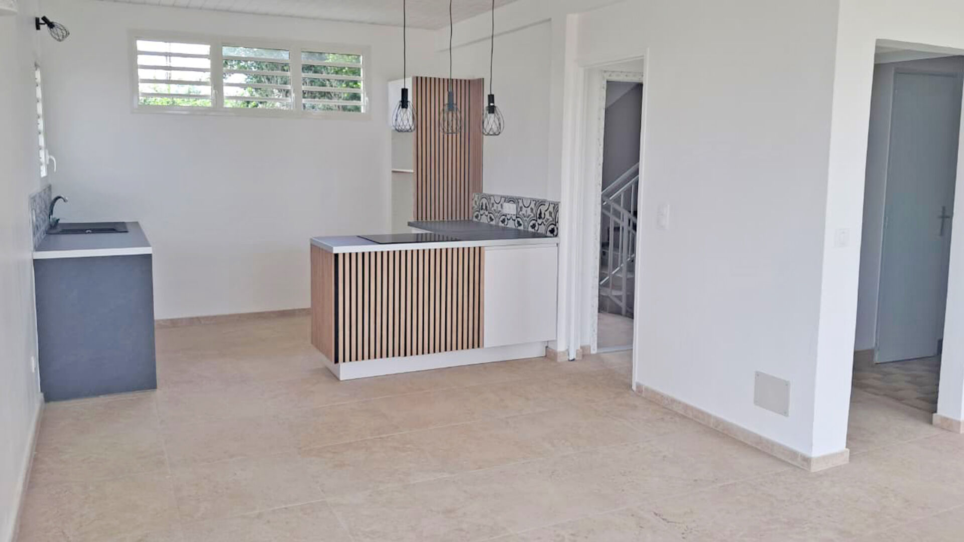 Maison LE LAMENTIN (97232) 7 pi&egrave;ces 250.00 m&sup2;