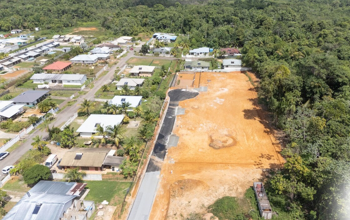 Terrain MACOURIA (97355) 600.00 m&sup2;