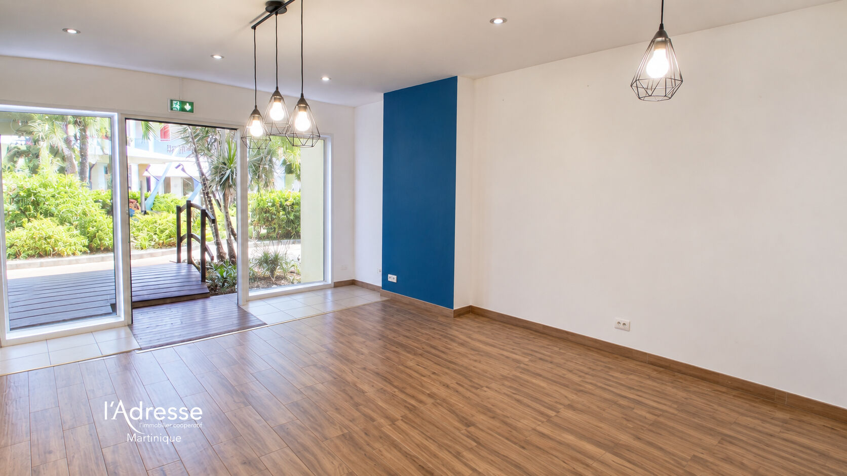 Local commercial LES TROIS ILETS (97229) 27.09 m&sup2;