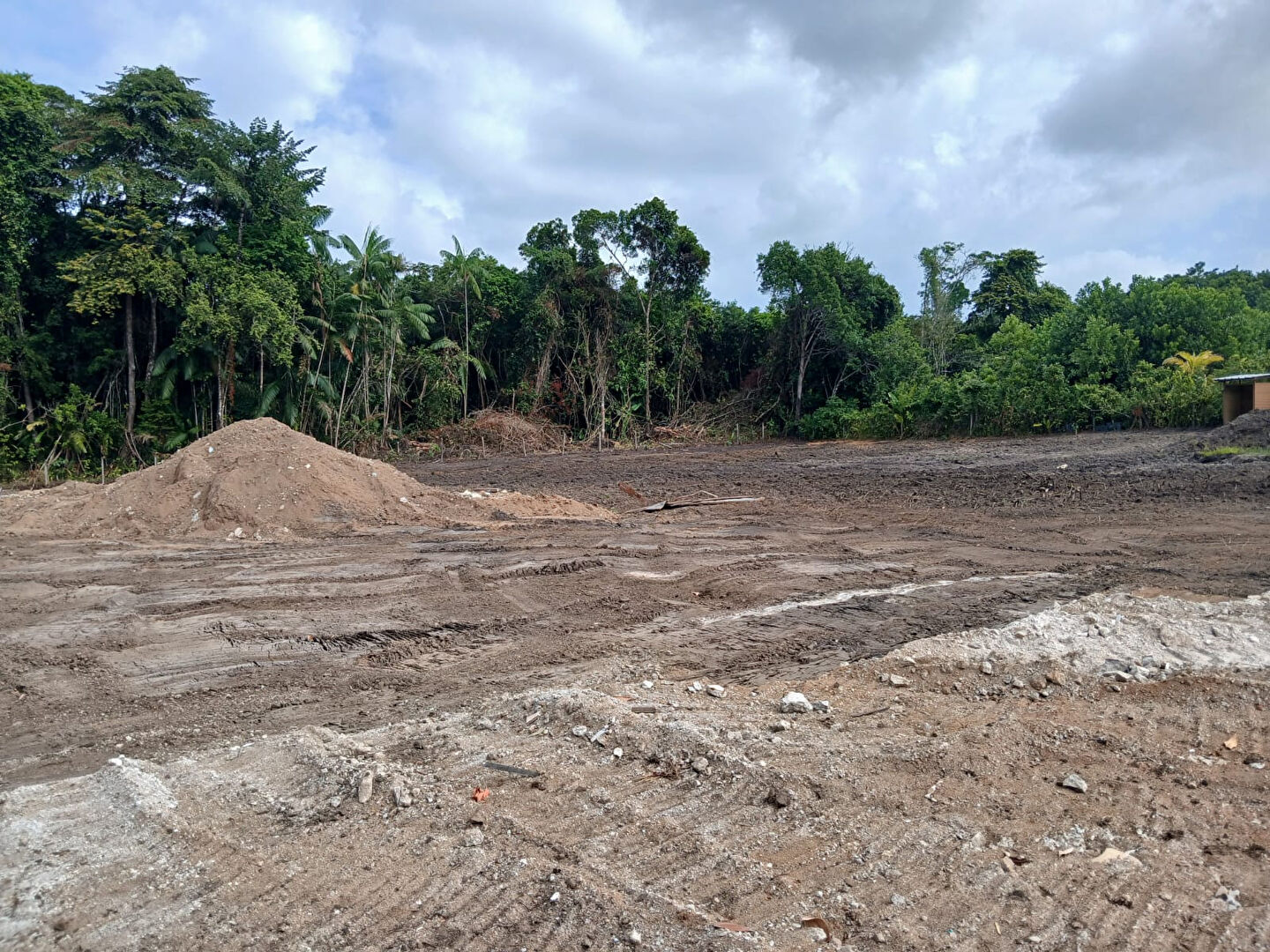 Terrain MACOURIA (97355) 327.00 m&sup2;