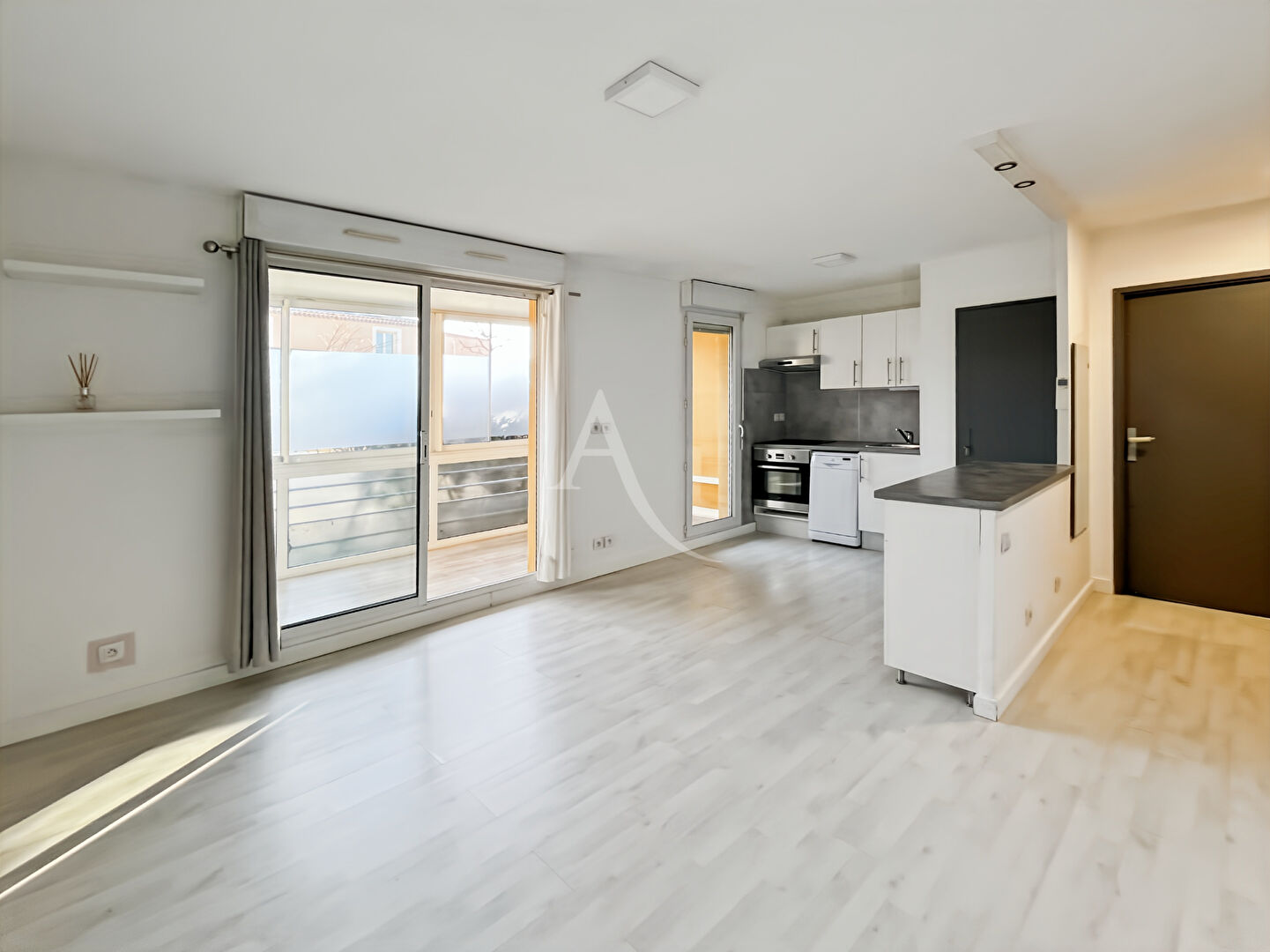 Appartement MARSEILLE (13011) 2 pi&egrave;ces 50.01 m&sup2;